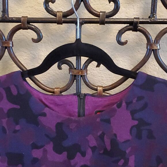 NIKE Tech Fleece Purple Camouflage Sweatshirt - Size XS - Picture 3 of 8